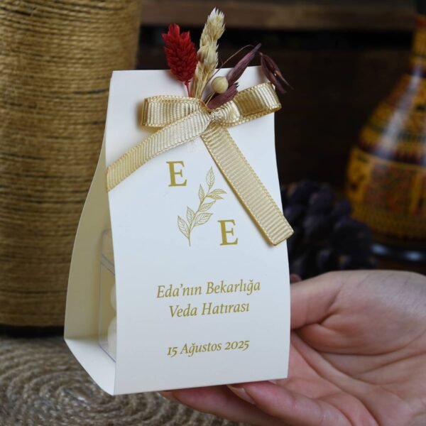 Kurdele ve Çiçek Detaylı Kutuda Bubble Mum Hediyelik