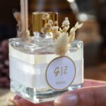 Çiçek ve Kurdele Detaylı Bambu Çubuklu Cam Oda Kokusu Şişesi