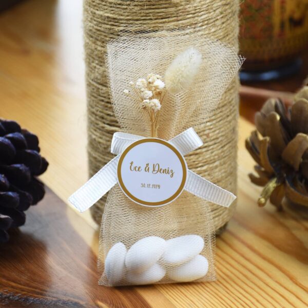 Kurdele ve Çiçek Detaylı Badem Şekerli Hediyelik