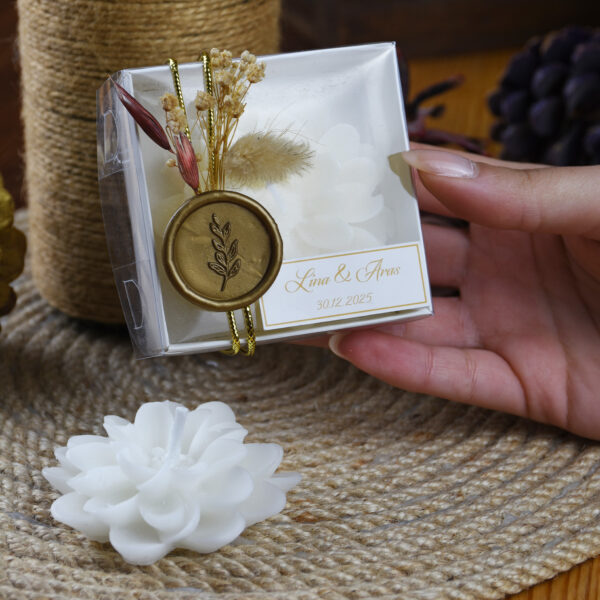 Mühür ve Gold İp Detaylı Beyaz Kutulu Lotus Mum