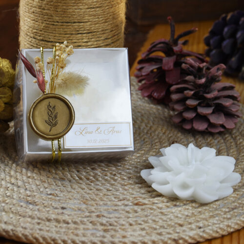 Mühür ve Gold İp Detaylı Beyaz Kutulu Lotus Mum