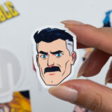 Invincible çizgi dizi karakterlerinin bulunduğu 20 parça suya dayanıklı sticker seti
