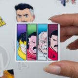 Invincible çizgi dizi karakterlerinin bulunduğu 20 parça suya dayanıklı sticker seti