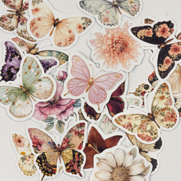 Kelebekler ve Çiçekler Sticker Paketi 22 Parça Kaliteli Su Geçirmez Etiket Seti
