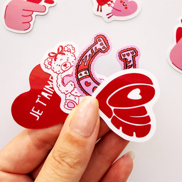 Kalp ve aşk temalı 27 parça suya dayanıklı parlak vinil sticker paketi