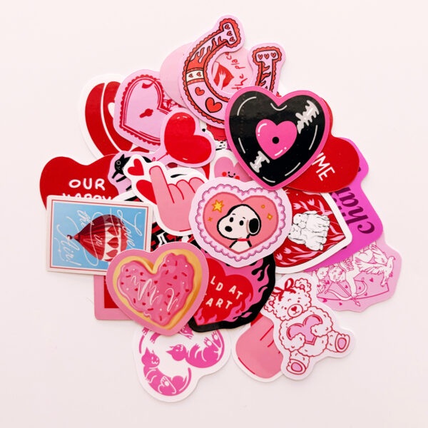 Kalp ve aşk temalı 27 parça suya dayanıklı parlak vinil sticker paketi
