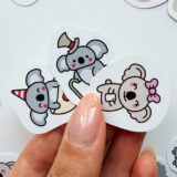 Sevimli koala desenli 80 parça suya dayanıklı vinyl sticker seti
