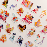 Winx Club karakterlerinin olduğu 26 parça suya dayanıklı vinil sticker seti