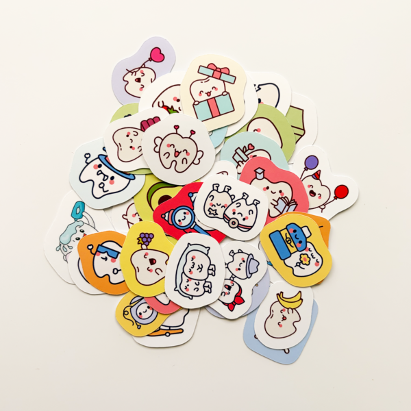 Sevimli diş karakterli 40 parça suya dayanıklı vinyl sticker paketi