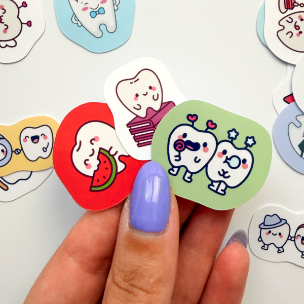 Sevimli diş karakterli 40 parça suya dayanıklı vinyl sticker paketi