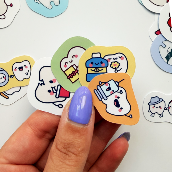 Sevimli diş karakterli 40 parça suya dayanıklı vinyl sticker paketi