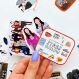 Gilmore Girls temalı 30 parça suya dayanıklı vinyl sticker seti, parlak vinil, laptop ve termos üzerinde gösterim