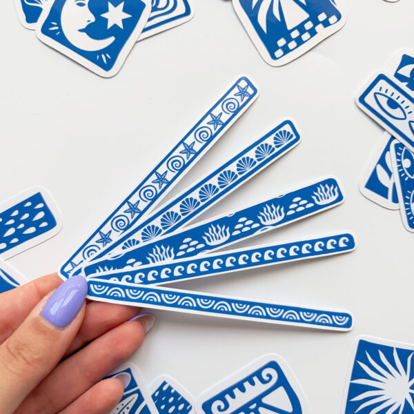 Akdeniz Esintisi Mavi Beyaz Motifli 51 Parça Sticker Paketi Suya Dayanıklı Ajanda Laptop Termos Telefon Etiket Seti