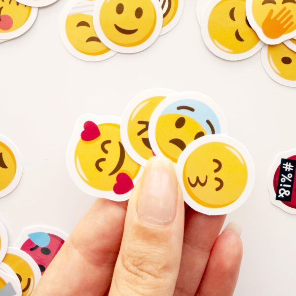 Emojiler Mix Duygu Yüz İfadeleri 96 Adet Suya Dayanıklı Vinyl Sticker Paketi Baprile