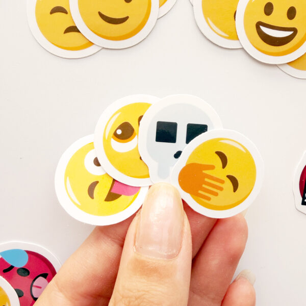 Emojiler Mix Duygu Yüz İfadeleri 96 Adet Suya Dayanıklı Vinyl Sticker Paketi Baprile