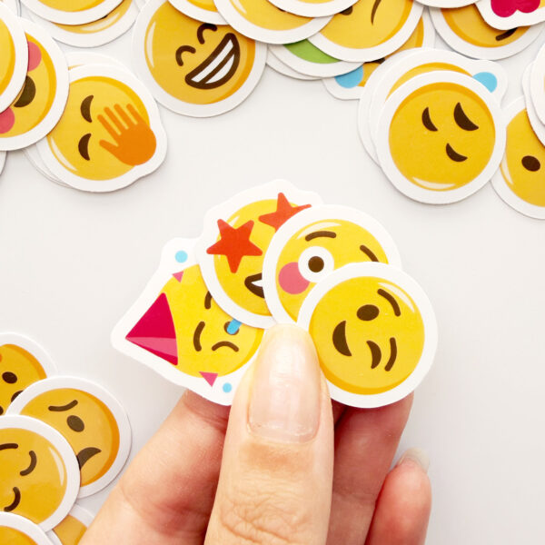 Emojiler Mix Duygu Yüz İfadeleri 96 Adet Suya Dayanıklı Vinyl Sticker Paketi Baprile