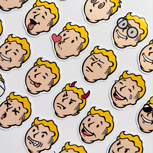 Fallout Vault-Boy temalı 23 parçalık suya dayanıklı vinil sticker paketinin beyaz zeminde sergilenmiş hali