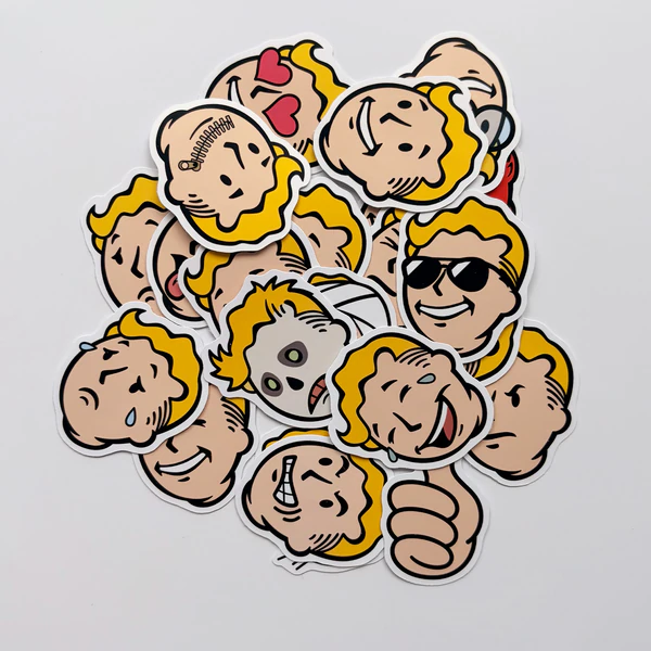 Fallout Vault-Boy temalı 23 parçalık suya dayanıklı vinil sticker paketinin beyaz zeminde sergilenmiş hali