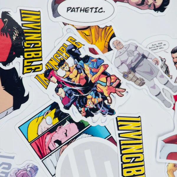 Invincible çizgi dizi karakterlerinin bulunduğu 20 parça suya dayanıklı sticker seti