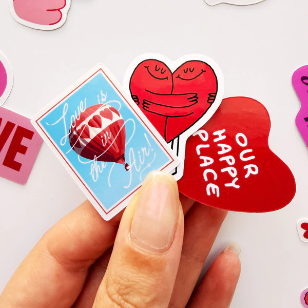 Kalp ve aşk temalı 27 parça suya dayanıklı parlak vinil sticker paketi