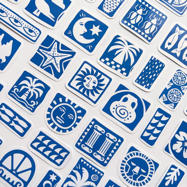 Akdeniz Esintisi mavi beyaz motifli 51 parça suya dayanıklı parlak vinil sticker paketi