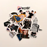 Wednesday 30 parça suya dayanıklı parlak vinil sticker seti